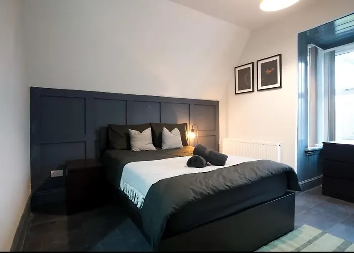 Modern Urban Escape In Moseley