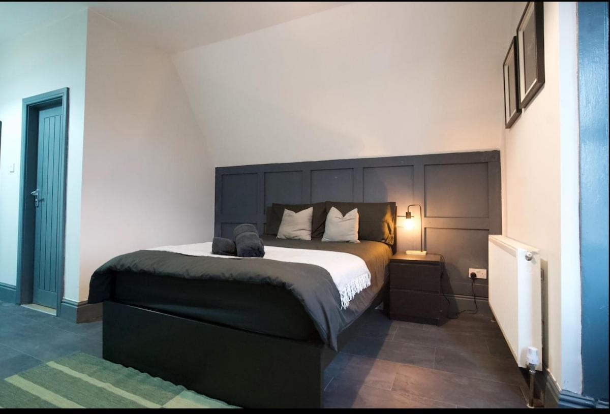 Modern Urban Escape In Moseley *